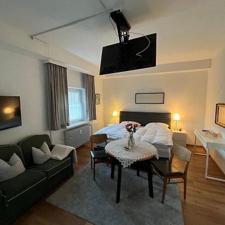 Ferienwohnung Einzimmerappartement Фрайласинг Екстериор снимка